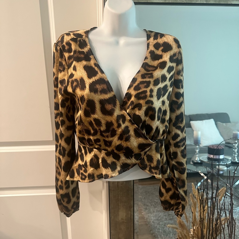 Long sleeve crop blouse